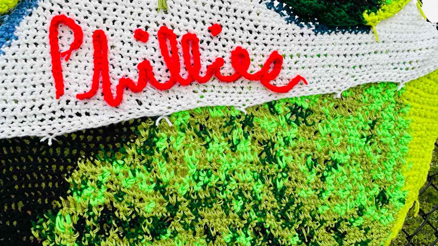 walking near me in Rittenhouse Square in spring