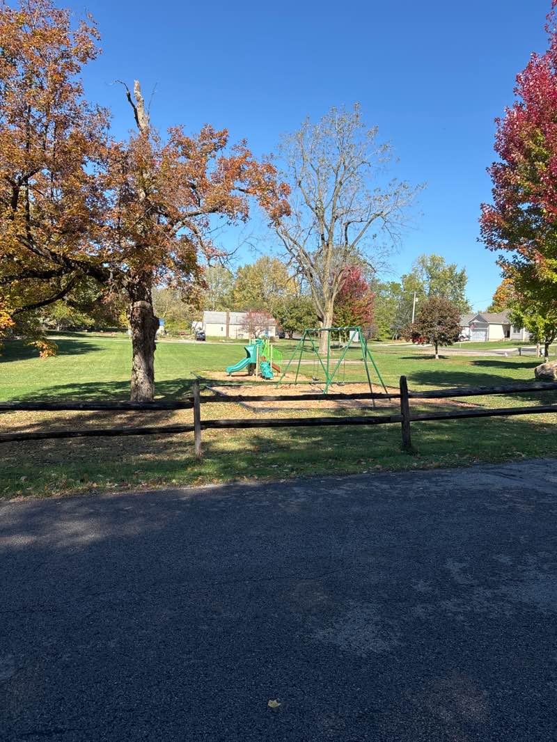 walking near me in McCracken-Myrtle Park in autumn