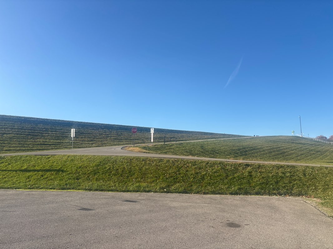 walking near me in Reservoir Park in autumn