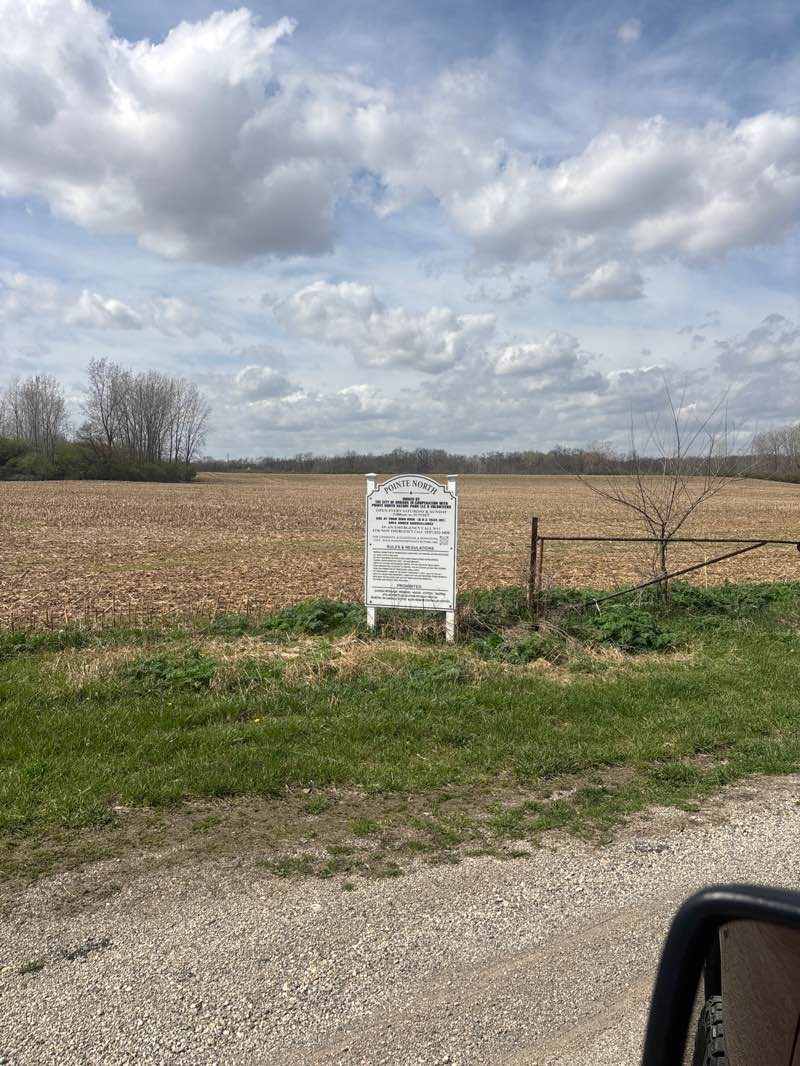 walking near me in Pointe North in spring