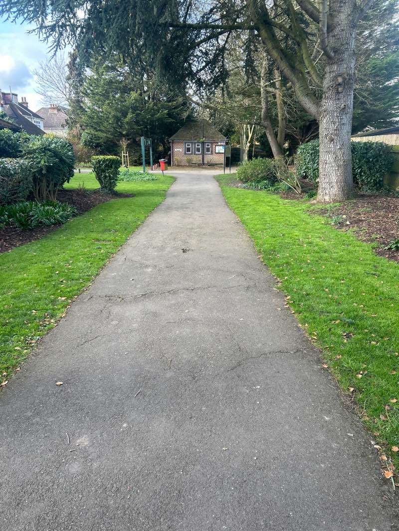 walking near me in Warrender Park in spring