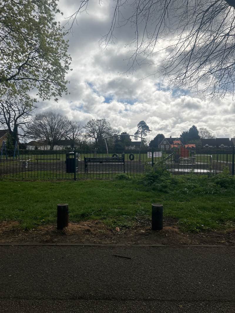 walking near me in Harefield Village Green in spring