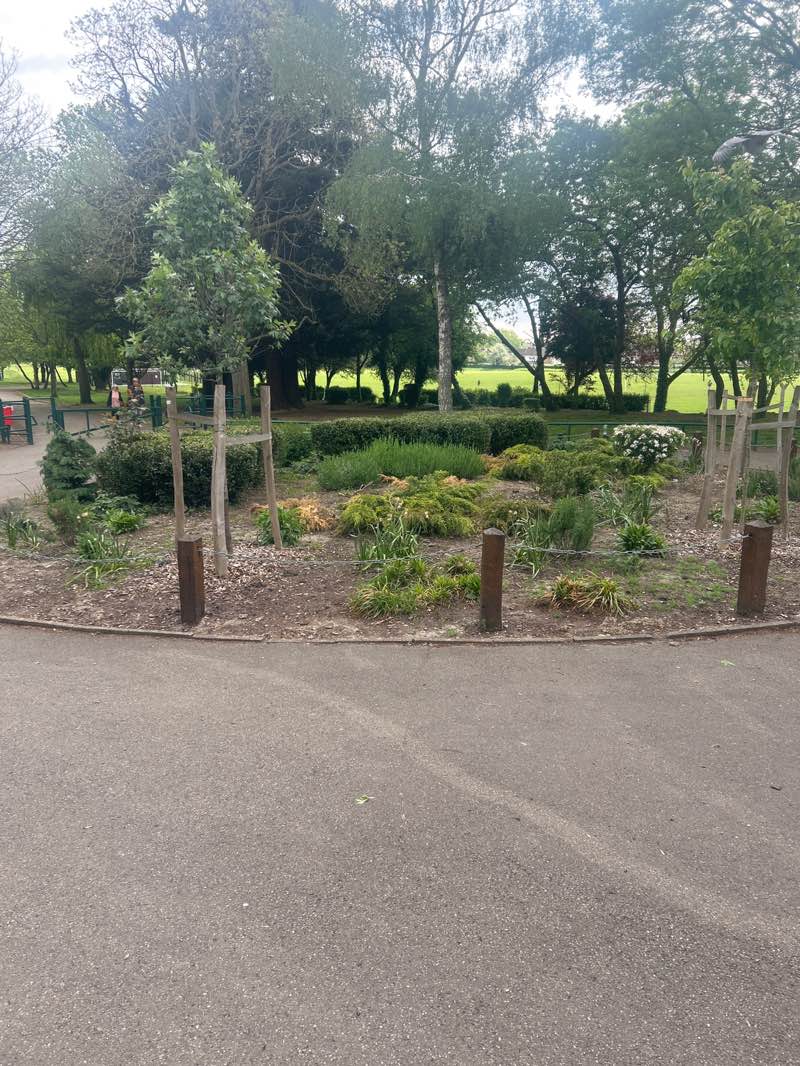 walking near me in Bessingby Playing Fields in spring