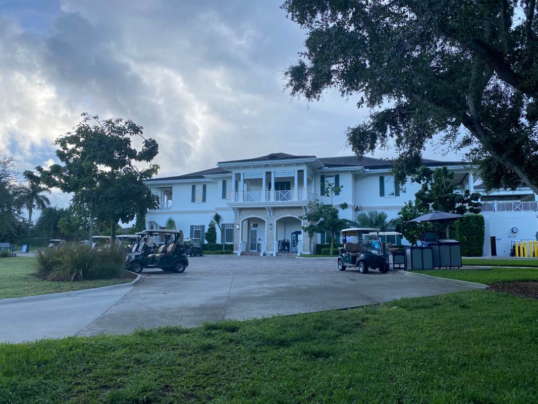 walking near me in South Miami Park in winter