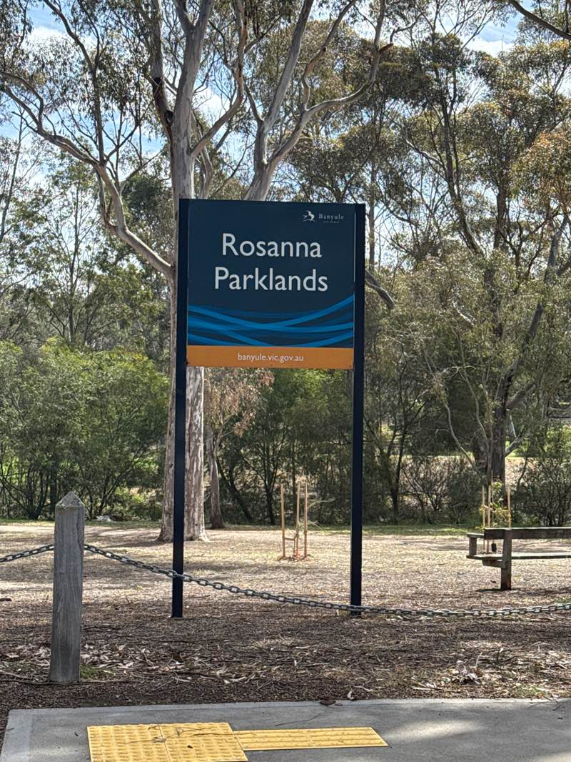 walking near me in Rosanna Parklands in spring