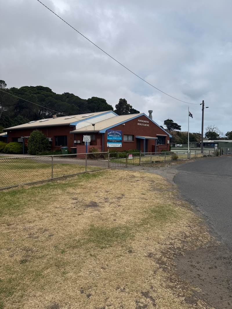 walking near me in SS Nash Reserve in summer