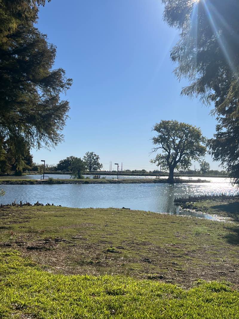walking near me in Tarrant Park in autumn