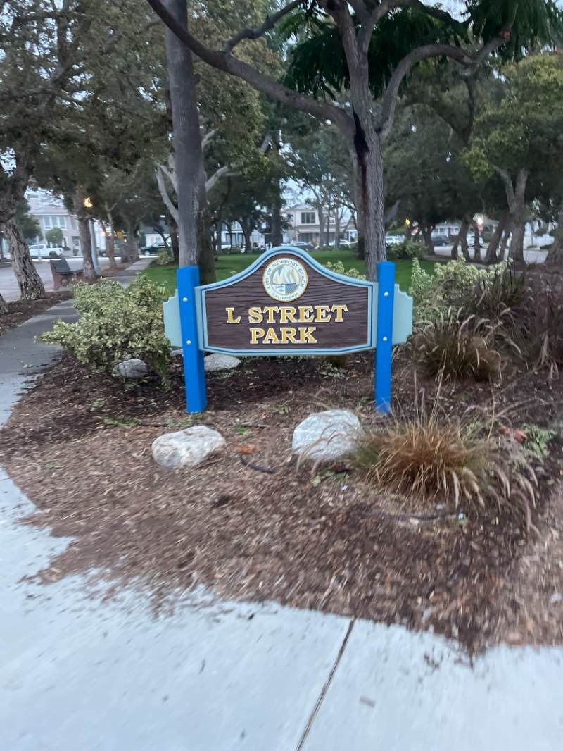 walking near me in Peninsula Park in autumn