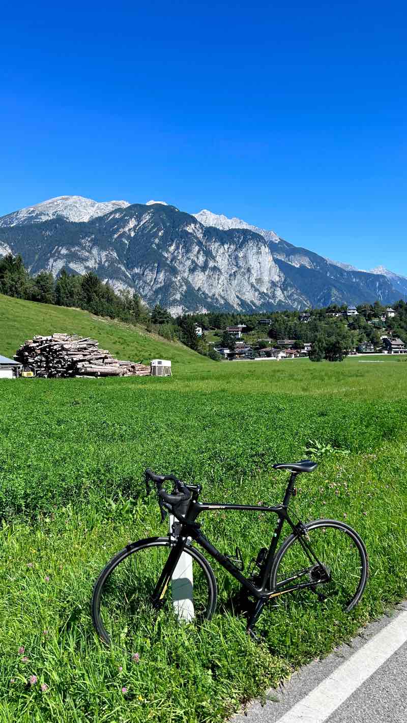 walking near me in Franz-Gschnitzer-Promenade in winter