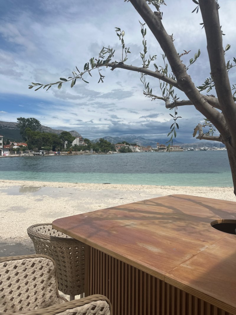 walking near me in Park Vitturi in winter