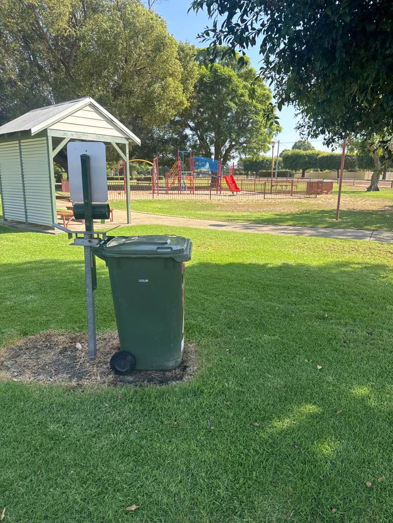 walking near me in Drakesbrook Centennial Park in autumn