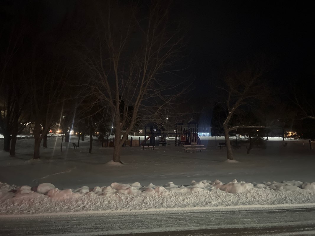 walking near me in Beaumont Park in winter
