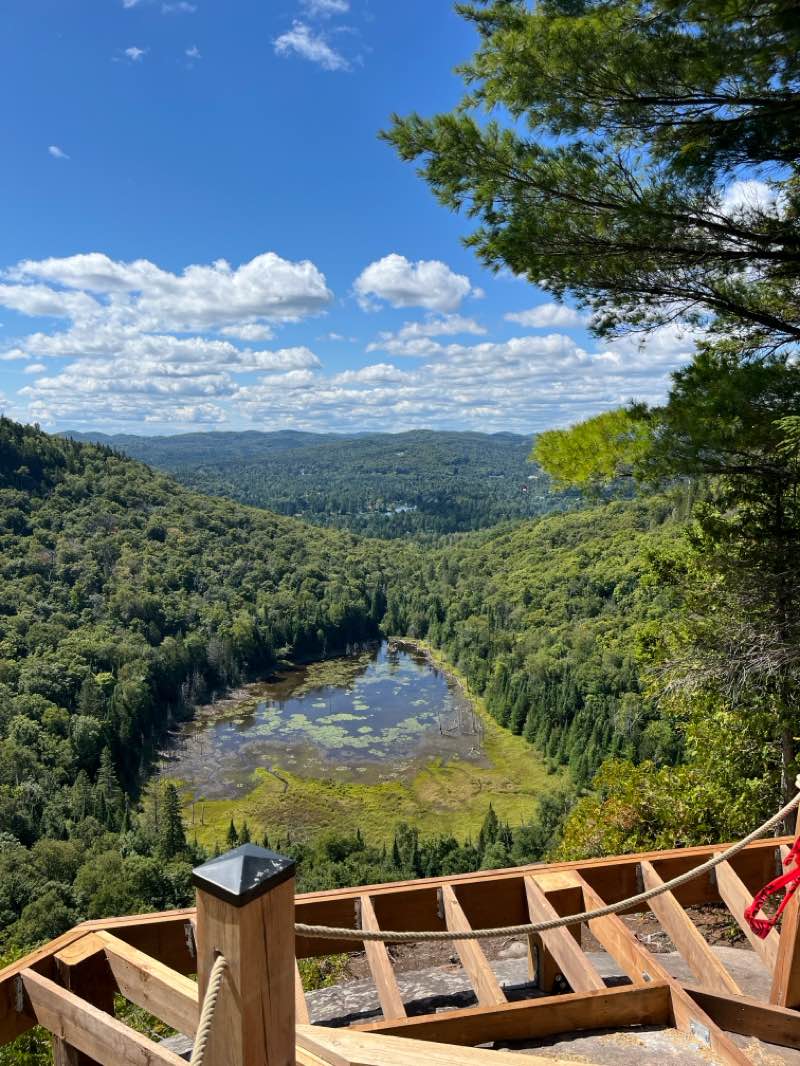 walking near me in Réserve naturelle du Parc-Régional-de-Val-David-Val-Morin in autumn