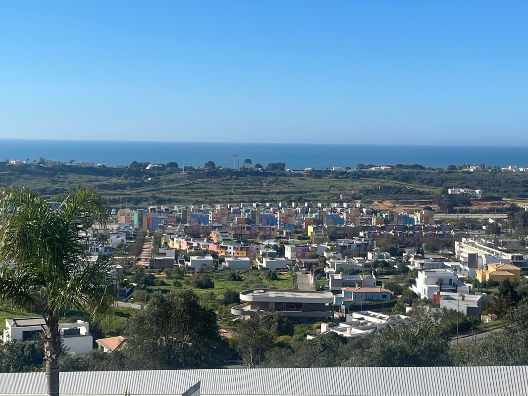 walking near me in Parque Lúdico in spring