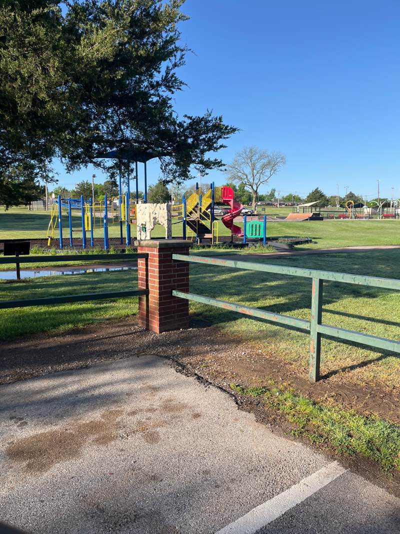 walking near me in Slick Humphrey Park in spring