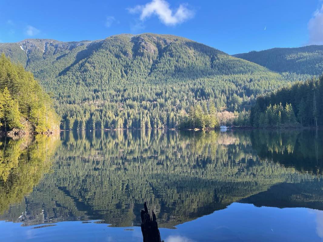 walking near me in Say Nuth Khaw Yum Provincial Park in winter