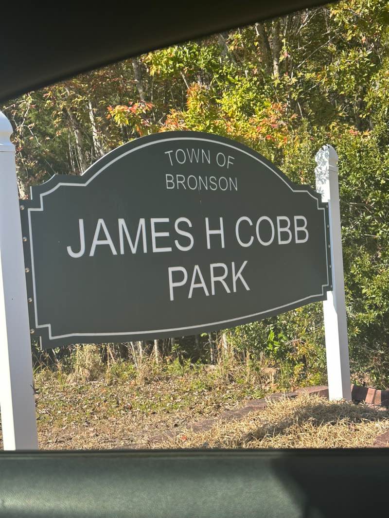 walking near me in Bronson Recreation Park in autumn