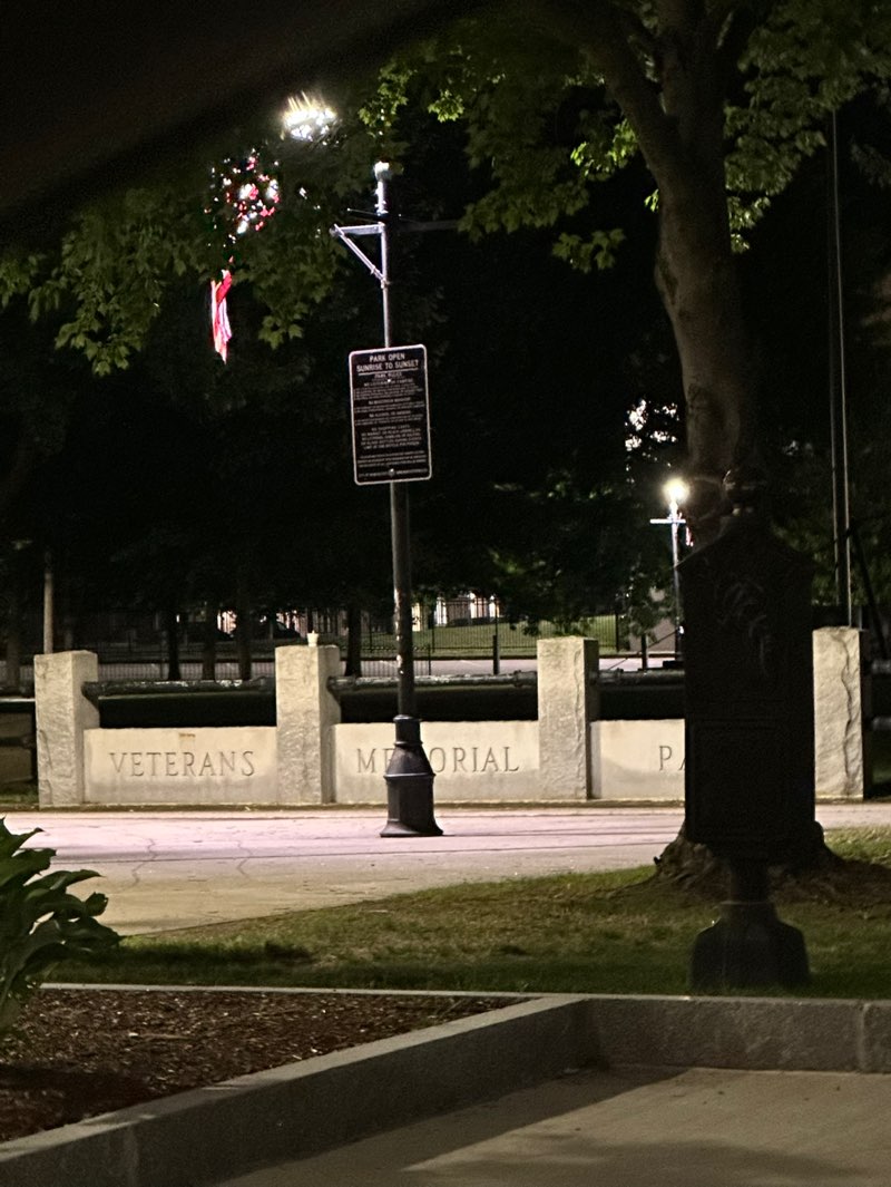 walking near me in Veterans Memorial Park in summer