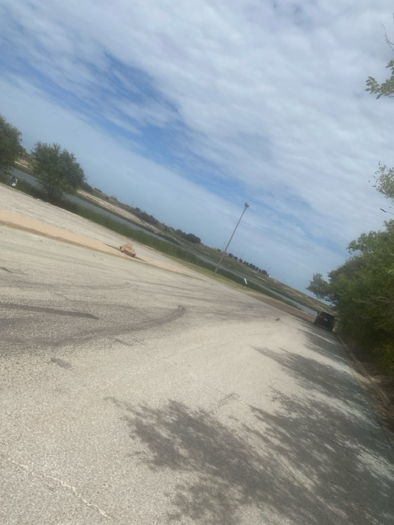 walking near me in Dunbar Historical Lake Park in autumn