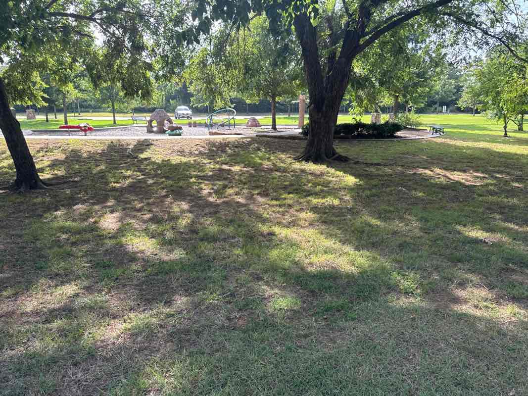 walking near me in Post Oak Park in summer