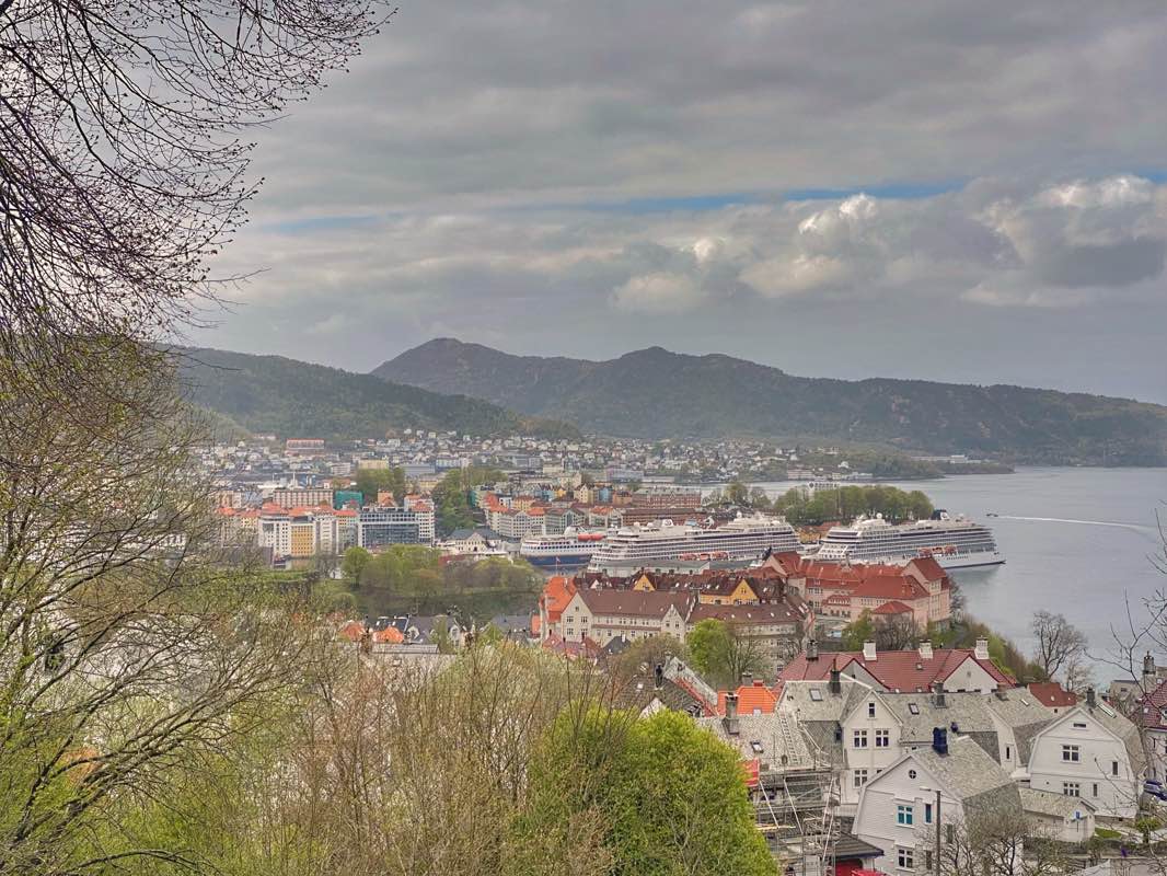 walking near me in Bergenhus Fortress in winter