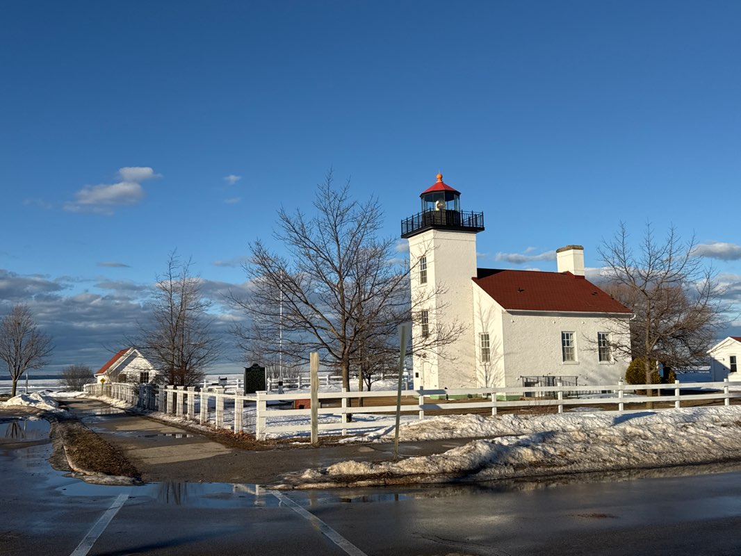 walking near me in Ludington Park in winter