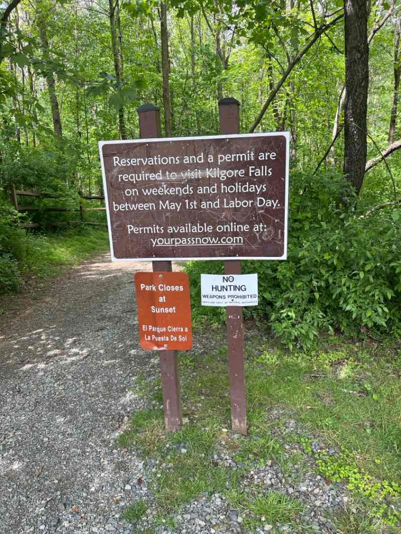 walking near me in Rocks State Park in spring