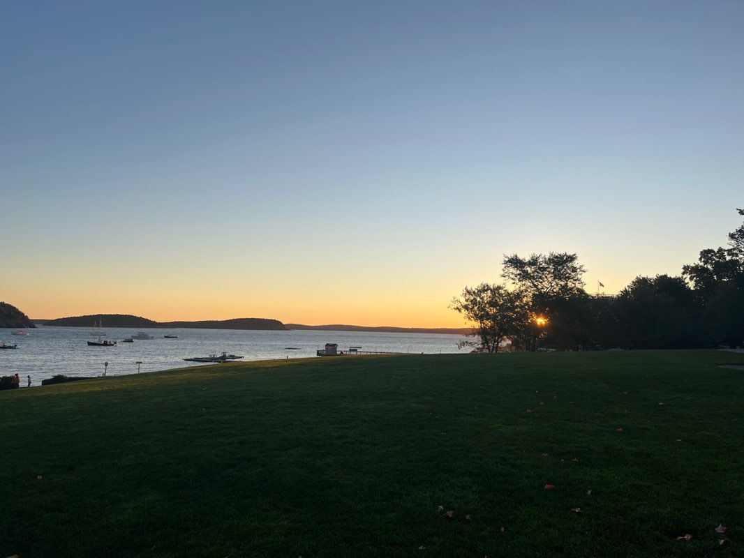 walking near me in Agamont Park in autumn