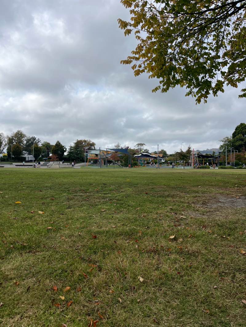 walking near me in Havelock North Domain in autumn