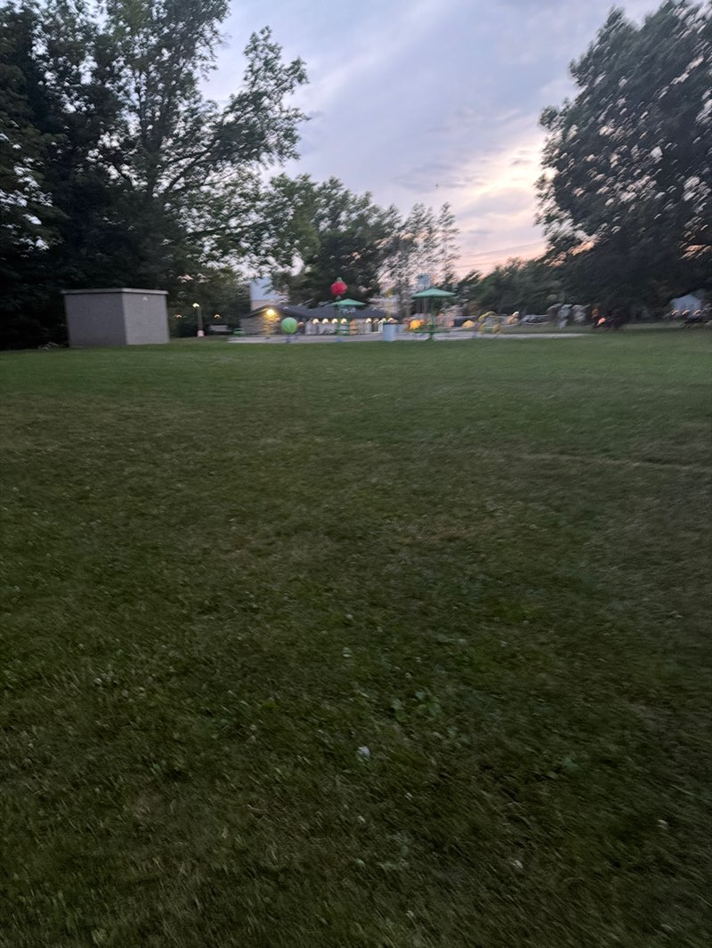 walking near me in Chippawa Park in summer