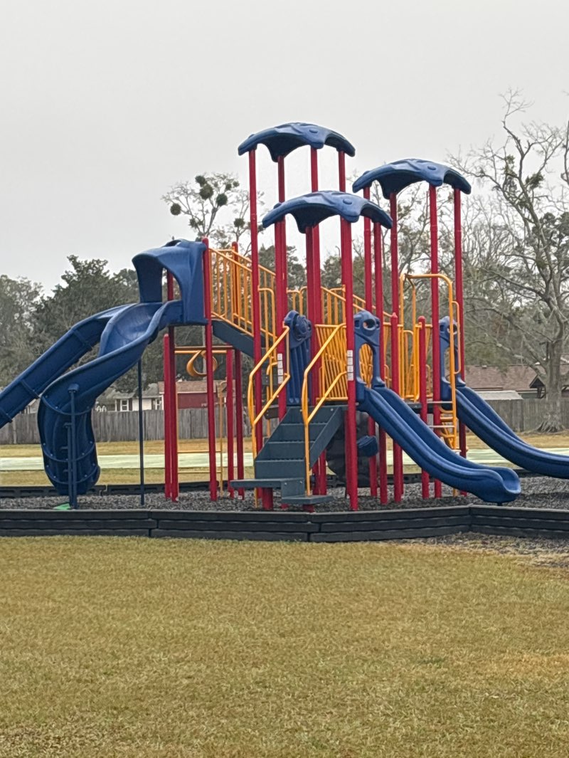 walking near me in Island Forest Park in winter