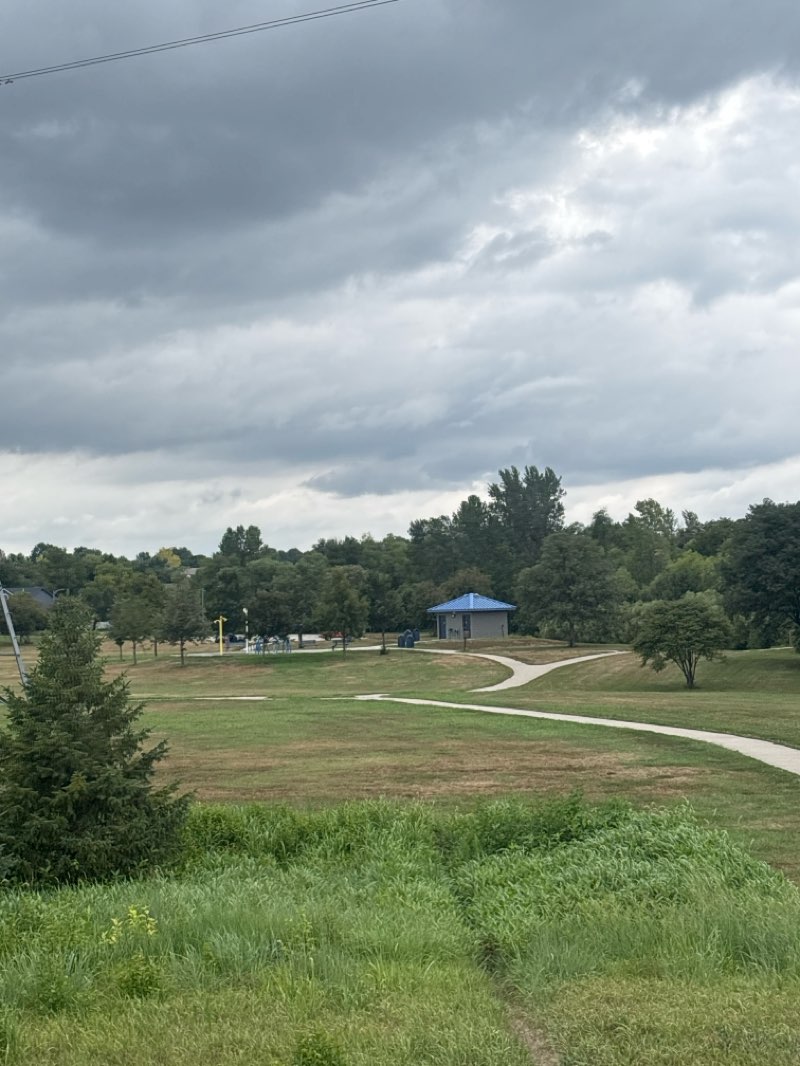 walking near me in Eagle Ridge Park in summer