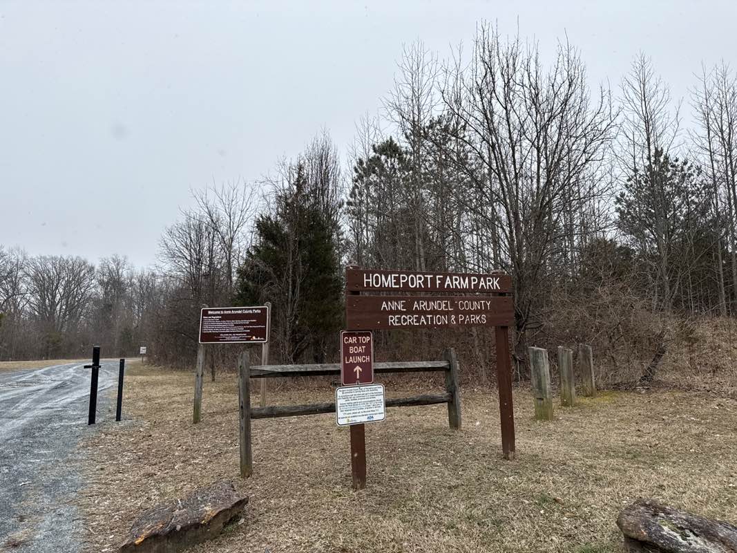 walking near me in Homeport Farm Park in winter