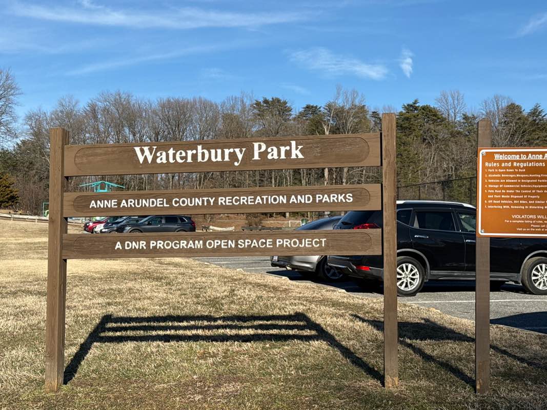 walking near me in Waterbury Park in winter