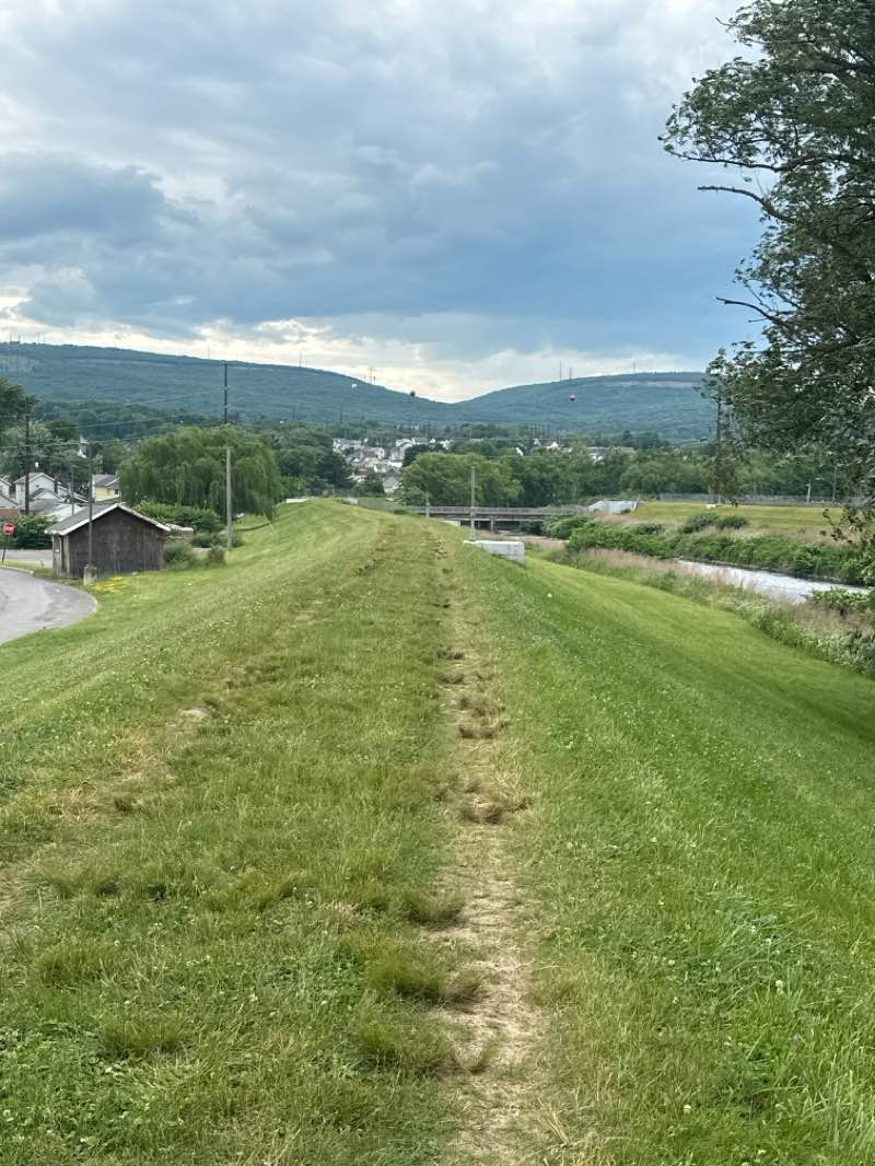 walking near me in Heritage Trail in summer