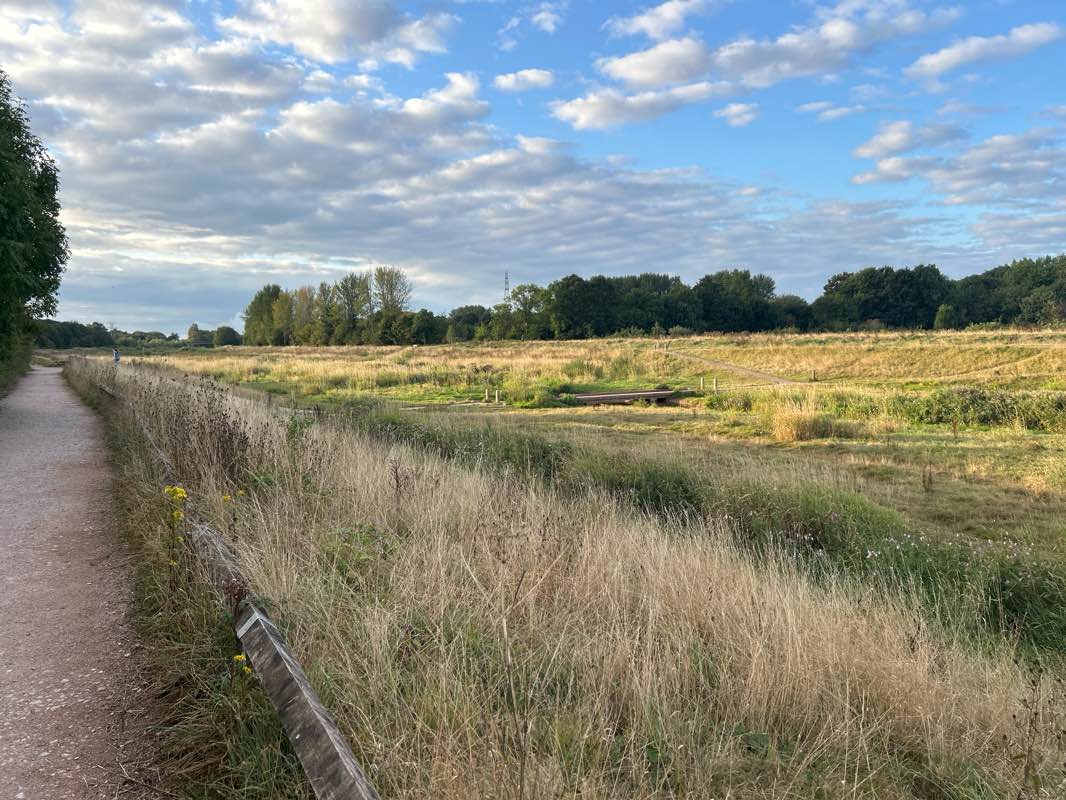 walking near me in Riverside Valley Park in winter
