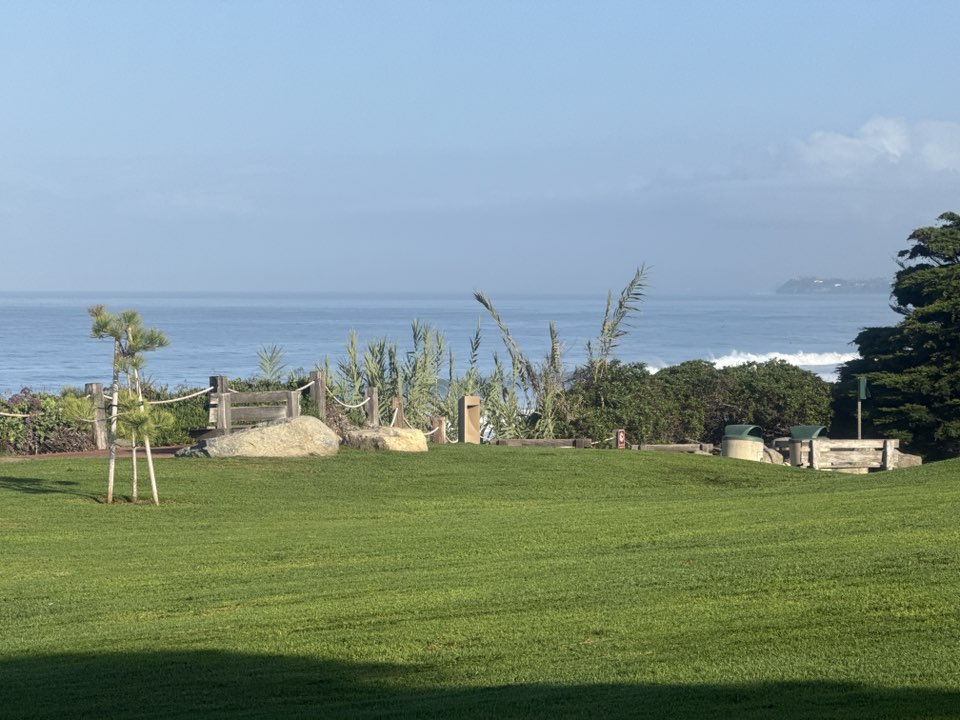 walking near me in Seagrove Park in autumn