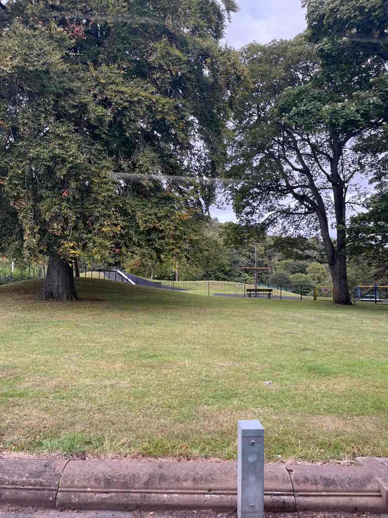 walking near me in Victoria Park in autumn