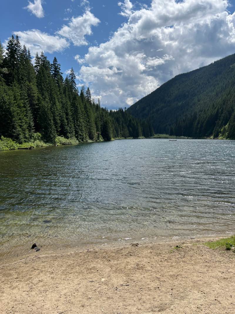 walking near me in Cottonwood Lake Park in winter