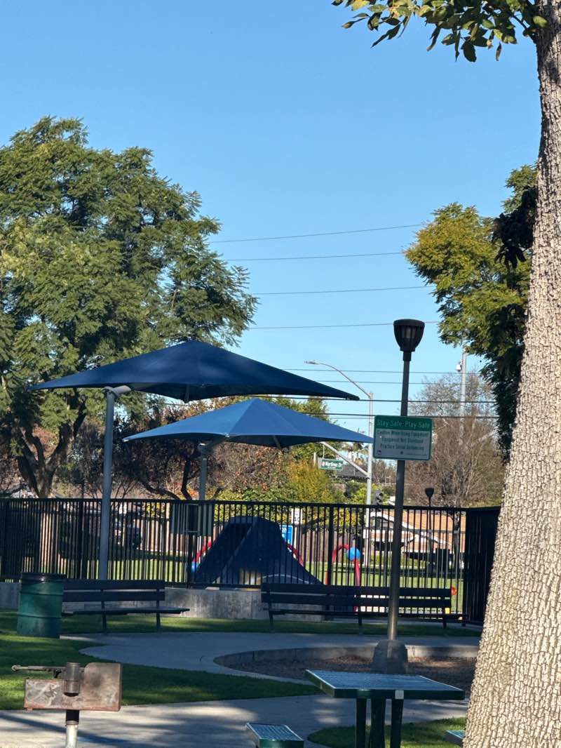 walking near me in Oeste Park in winter