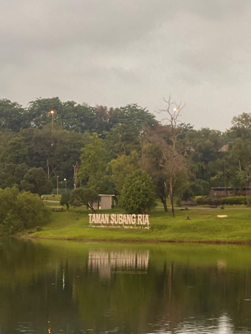 walking near me in Subang Ria Recretional Park in winter