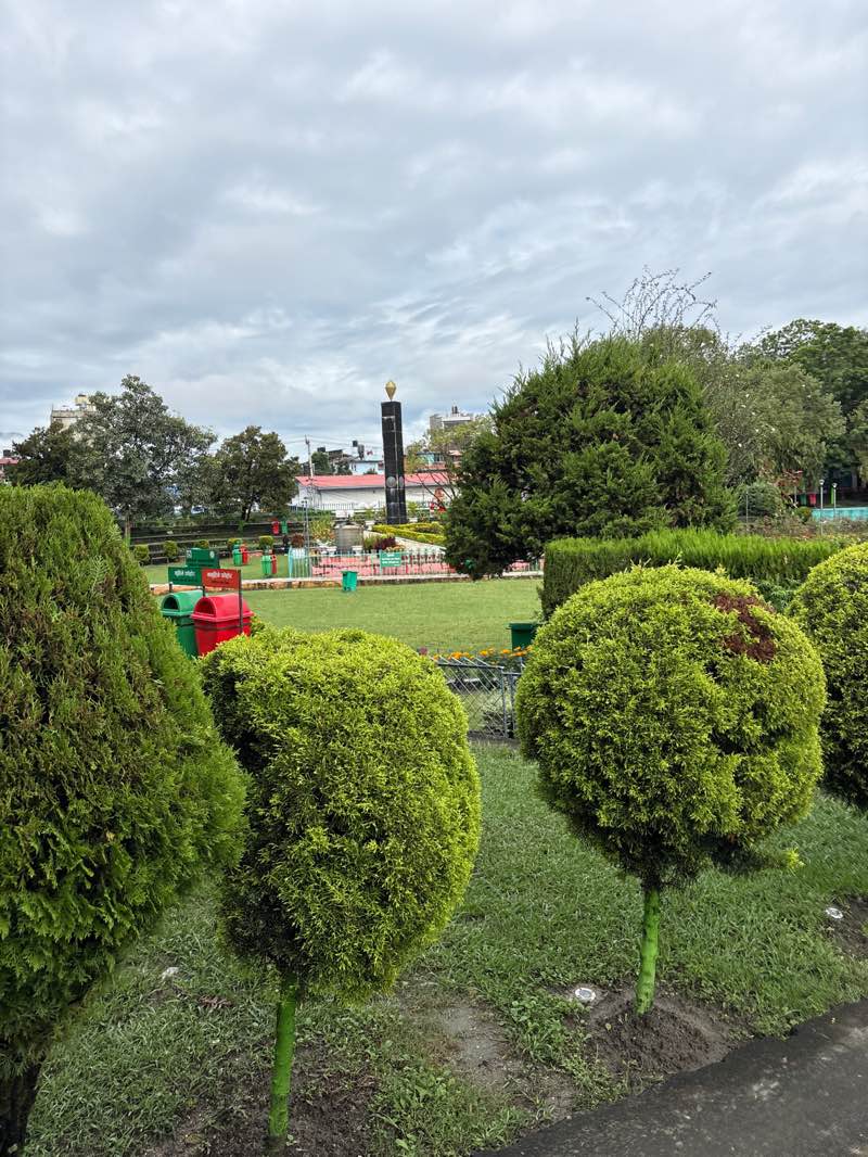 walking near me in Shankha Park in autumn