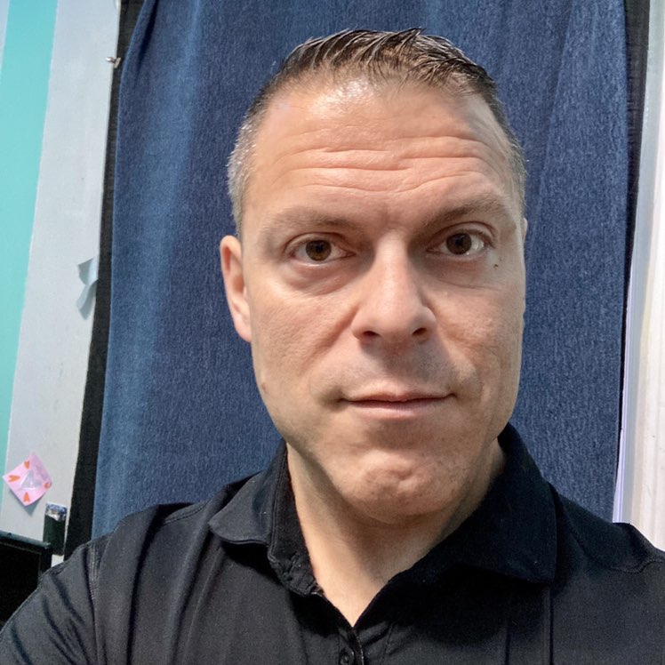 Brian🇨🇦/🟦⭐️⬜️🟥