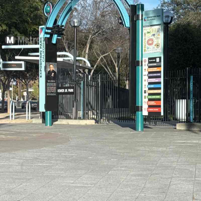 H L N ಠ_ಠ ✌︎ post 1