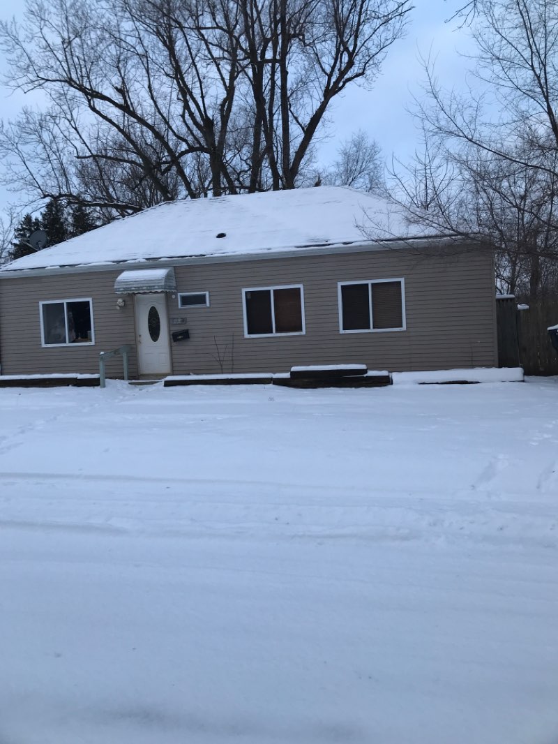 walking near me in Thread Lake Park in winter