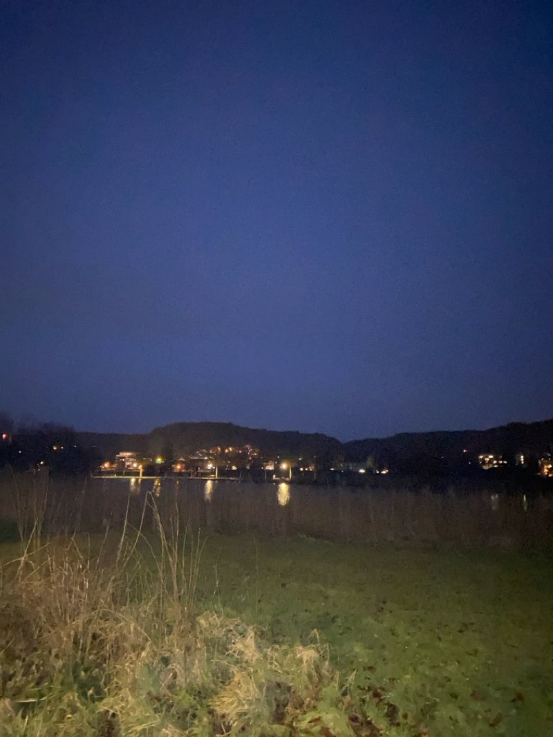 walking near me in Parc communal de Mersch in winter