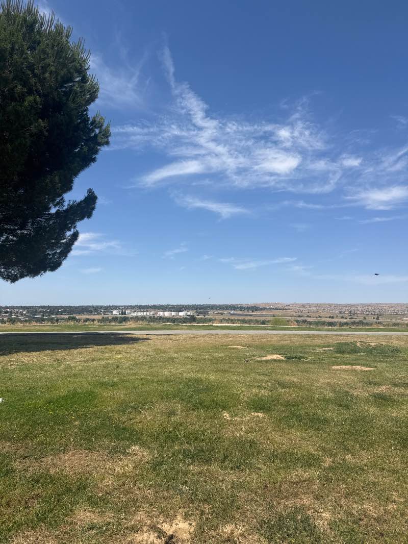 walking near me in Kern River Parkway Park in spring