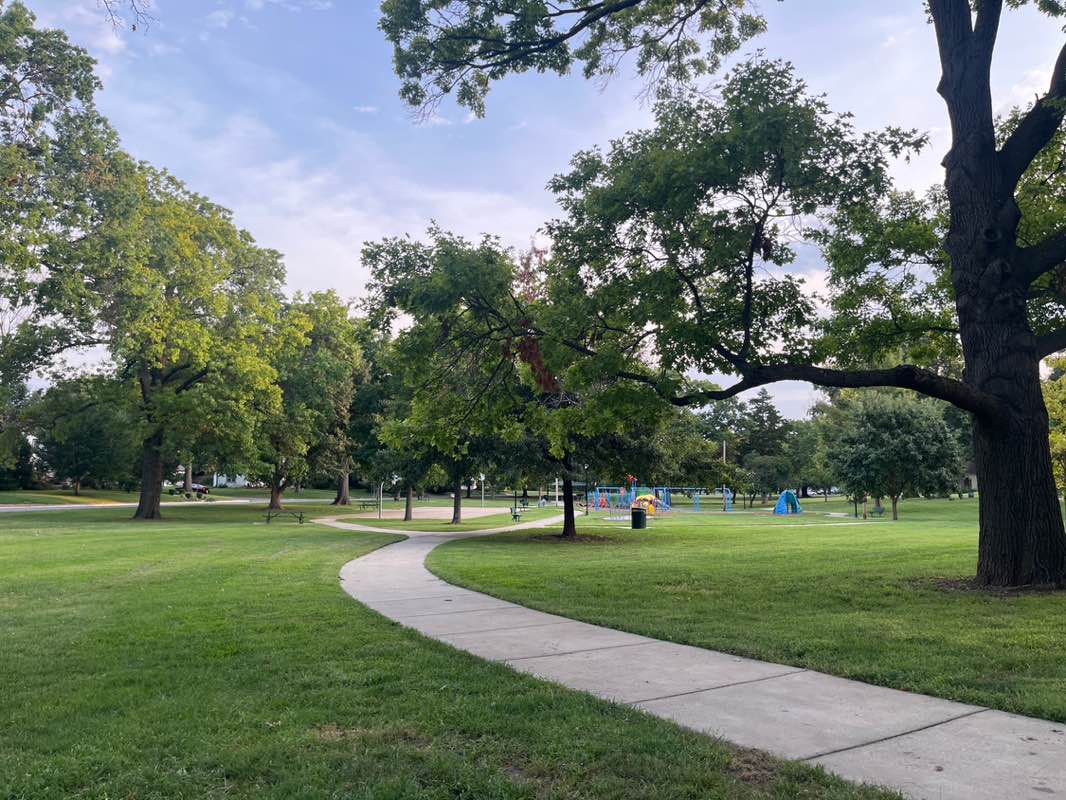 walking near me in Collins Parkway in summer