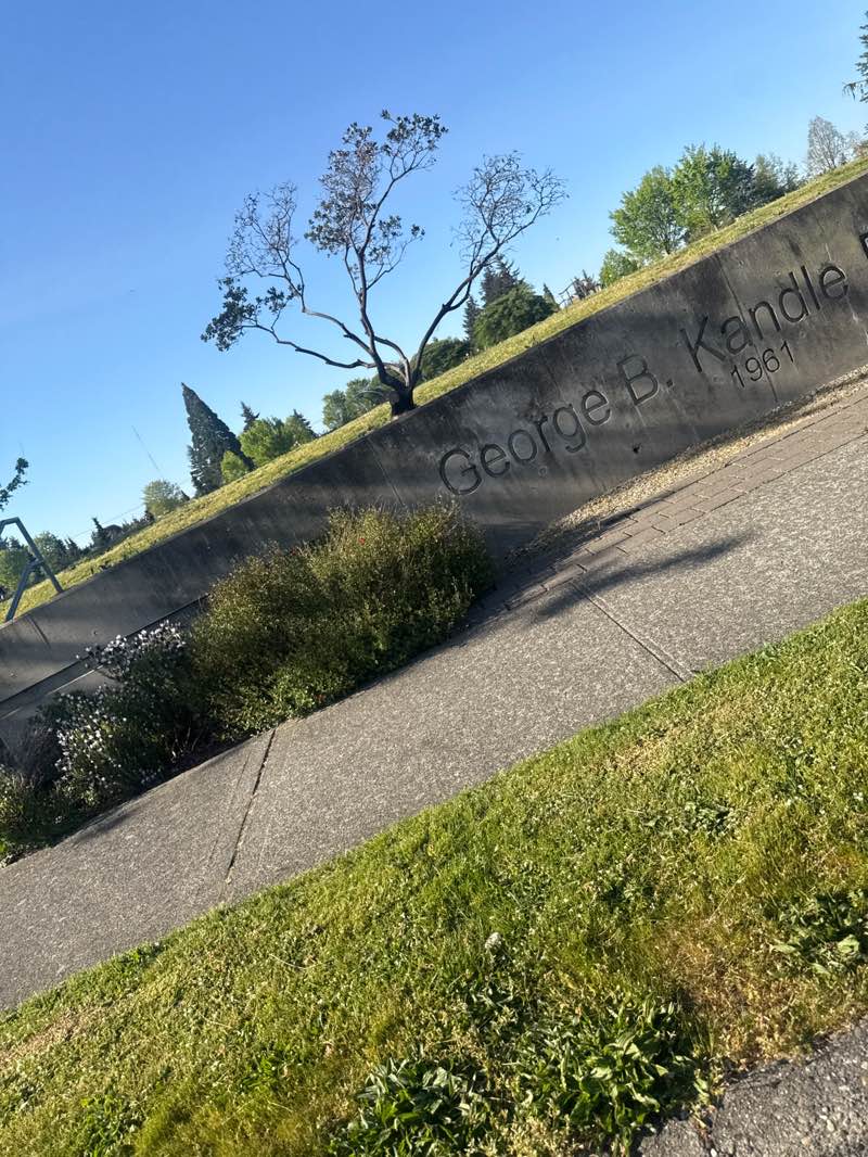 walking near me in Kandle Park in spring