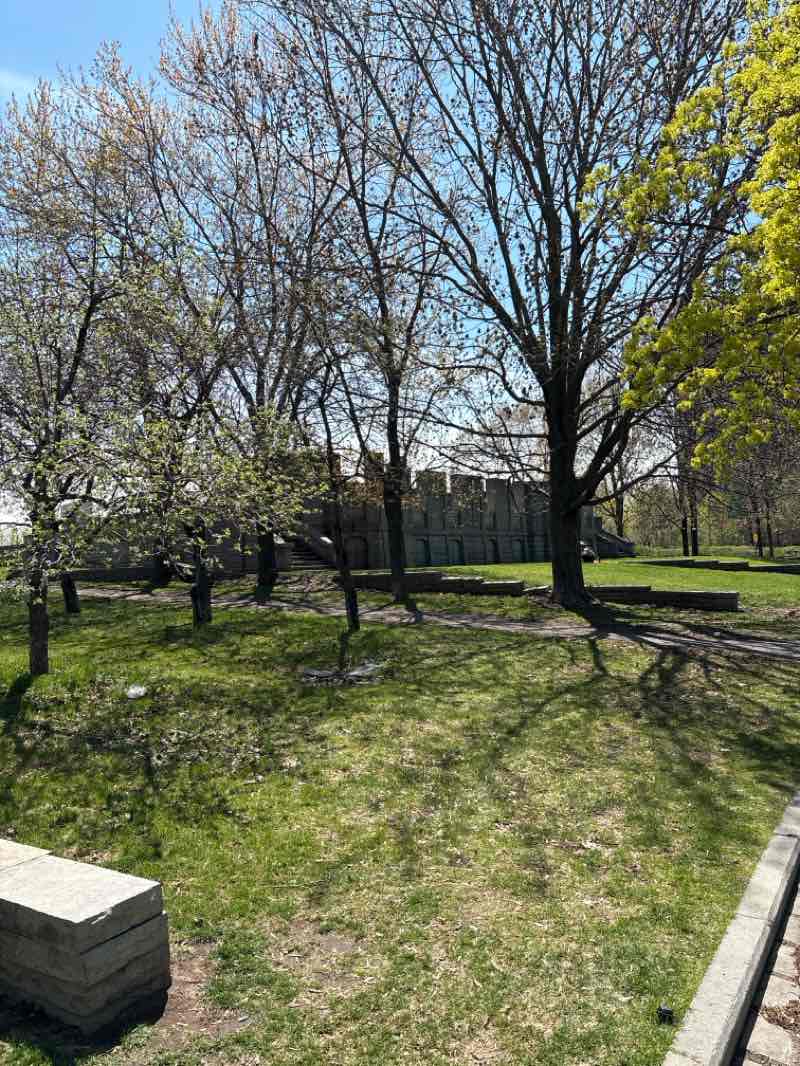 walking near me in Cabot square in spring
